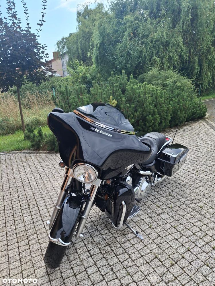 Harley-Davidson CVO Street Glide - 3