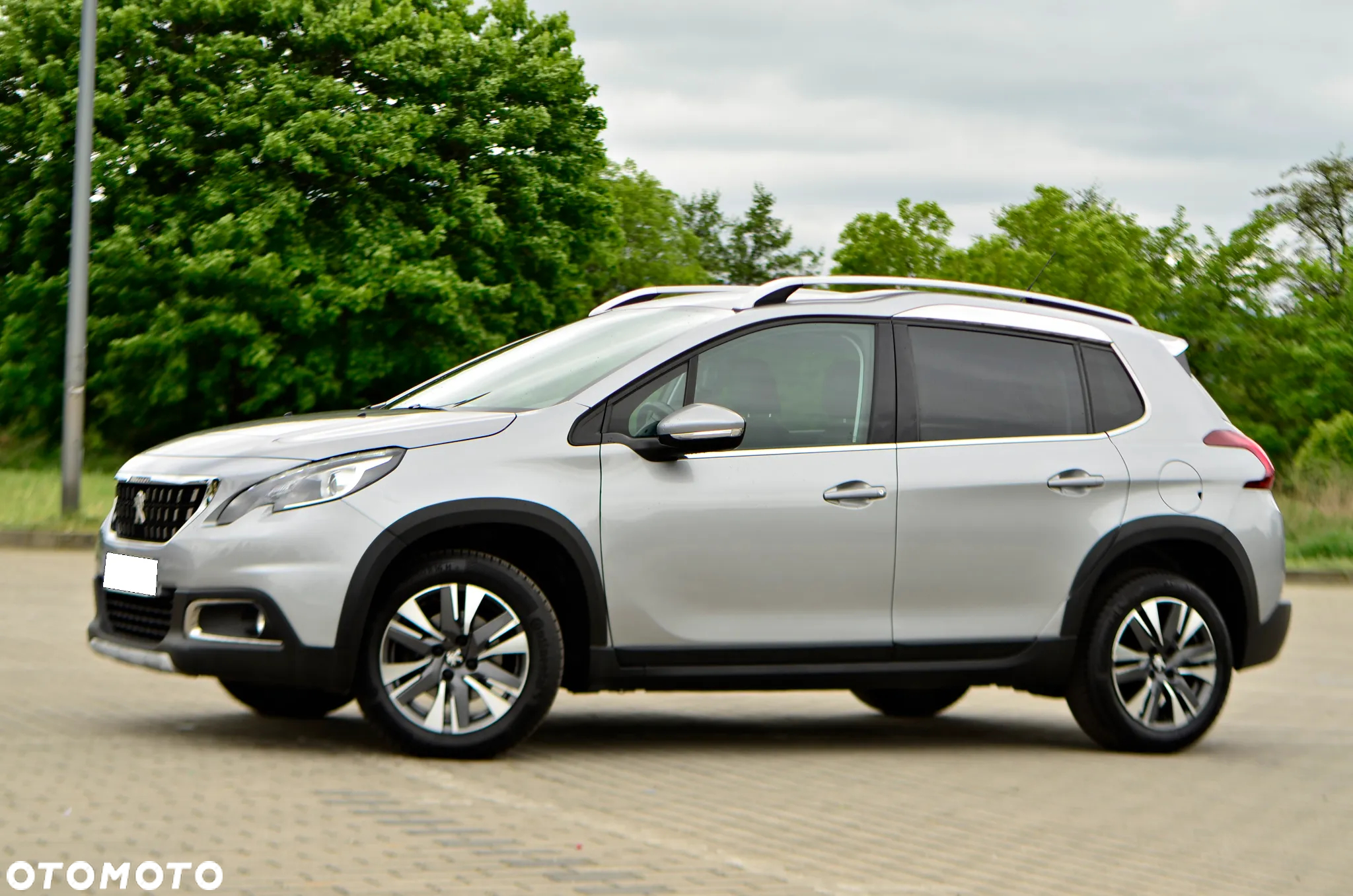 Peugeot 2008 1.2 PureTech Allure Pack S&S - 4