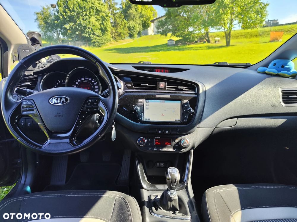 Kia Ceed - 12
