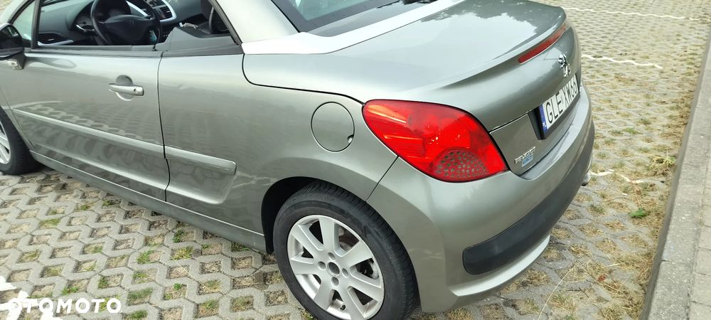 Peugeot 207 CC - 12