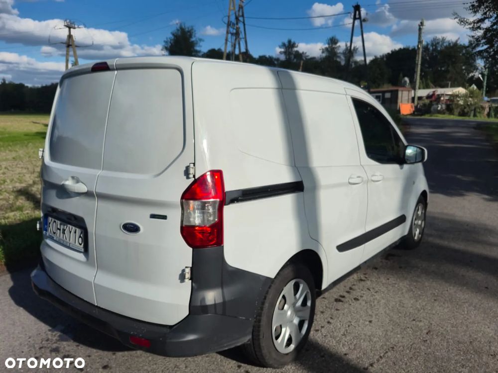 Ford Transit Courier - 4
