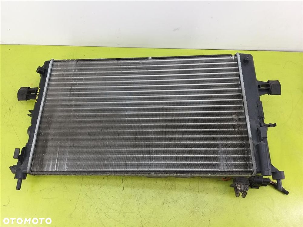 Chłodnica z wentylatorem Opel Zafira A 1.8 16V 125KM Z18XE 630041 BOSCH - 2