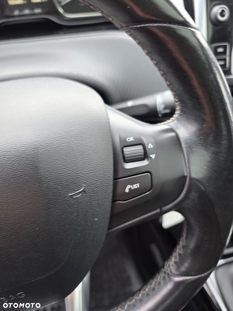 Peugeot 2008 - 23