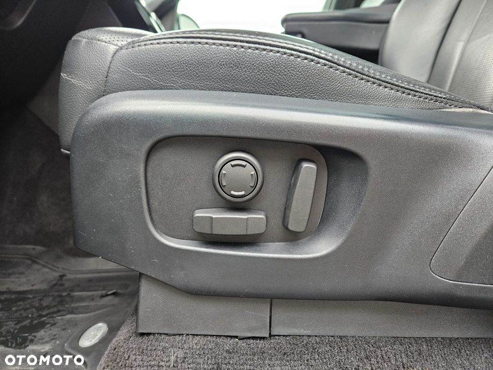 Land Rover Discovery 3.0 V6 Supercharged SE - 11