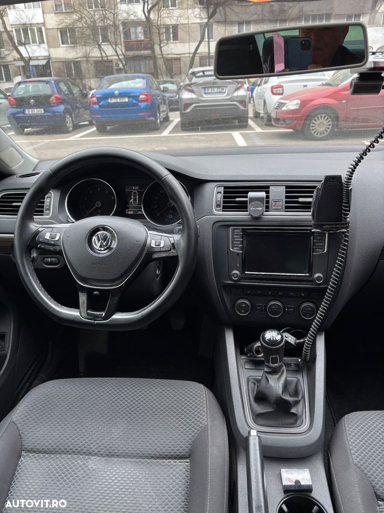 Volkswagen Jetta 1.2 TSI Trendline - 2