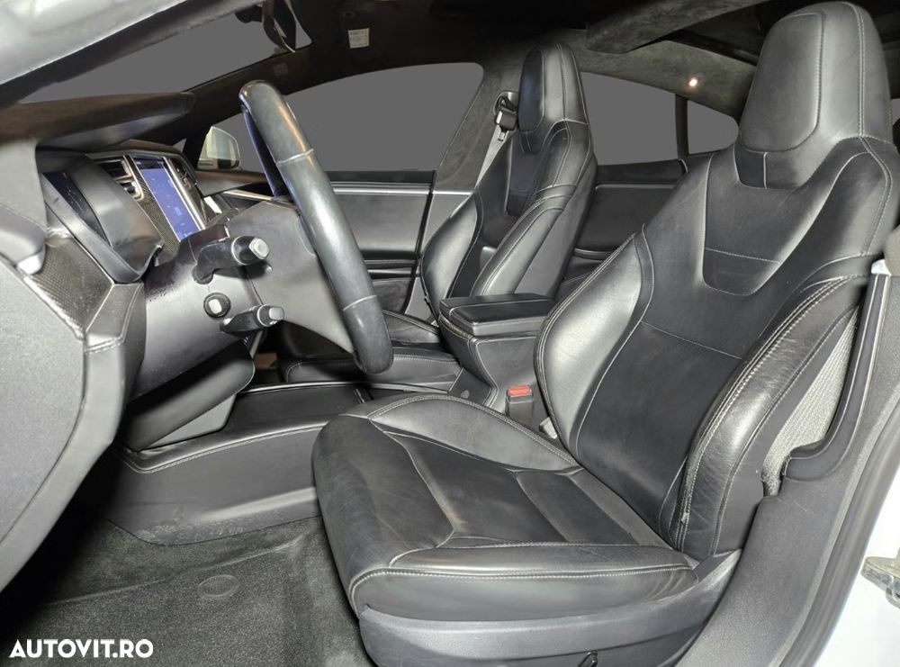 Tesla Model S - 7