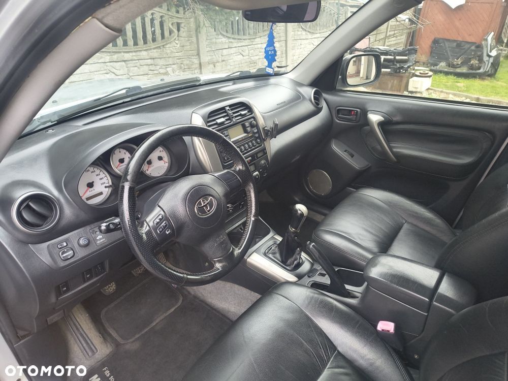 Toyota RAV4 - 7