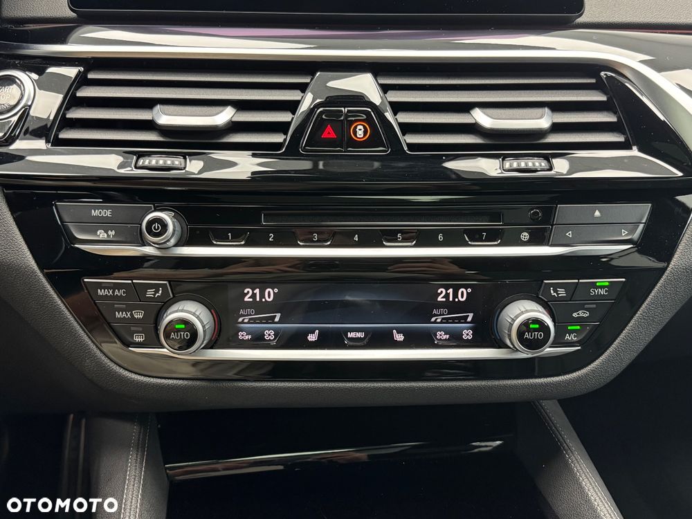 BMW Seria 5 540i xDrive M Sport sport - 25