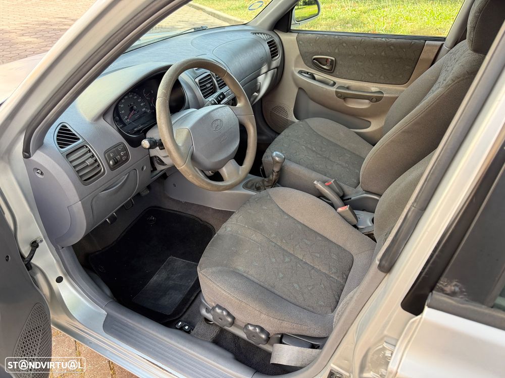 Hyundai Accent 1.3 GLS - 7
