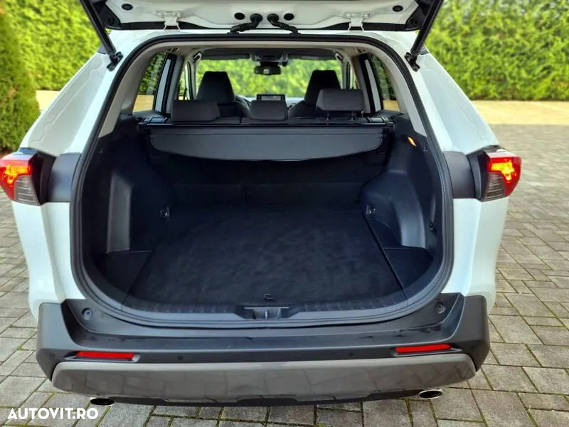Toyota RAV4 - 6