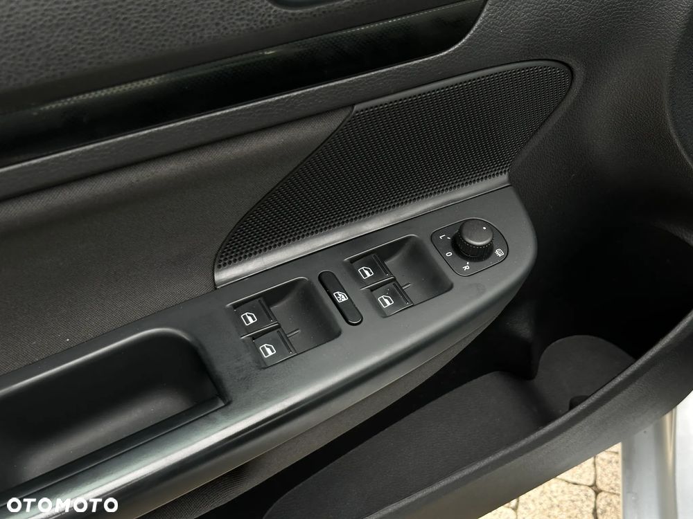 Volkswagen Golf 1.6 TDI DPF DSG Highline - 11