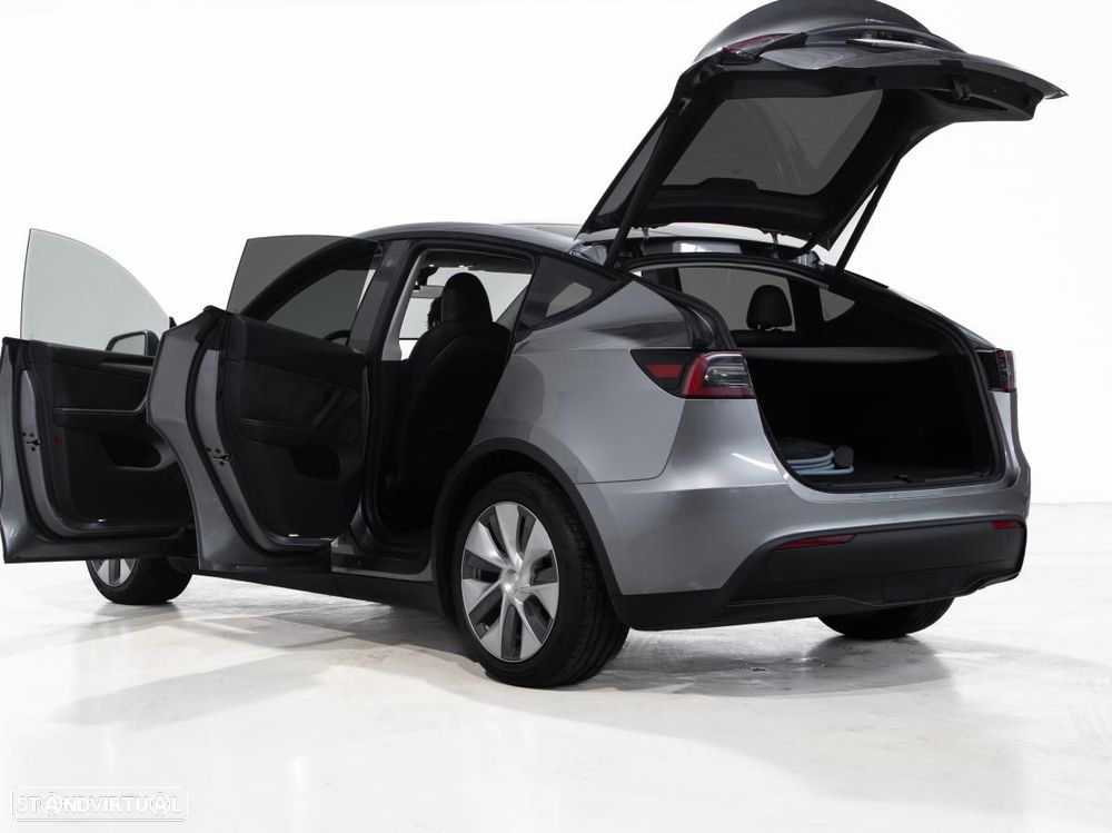 Tesla Model Y Long Range Dual Motor AWD - 5
