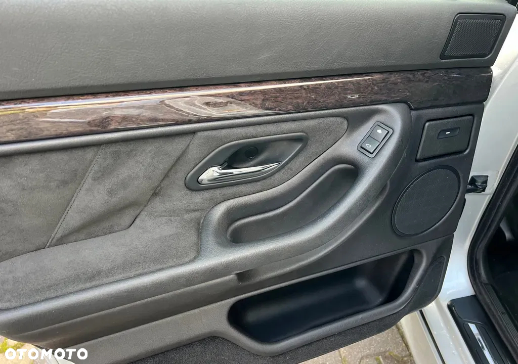 BMW Seria 7 735i L - 17