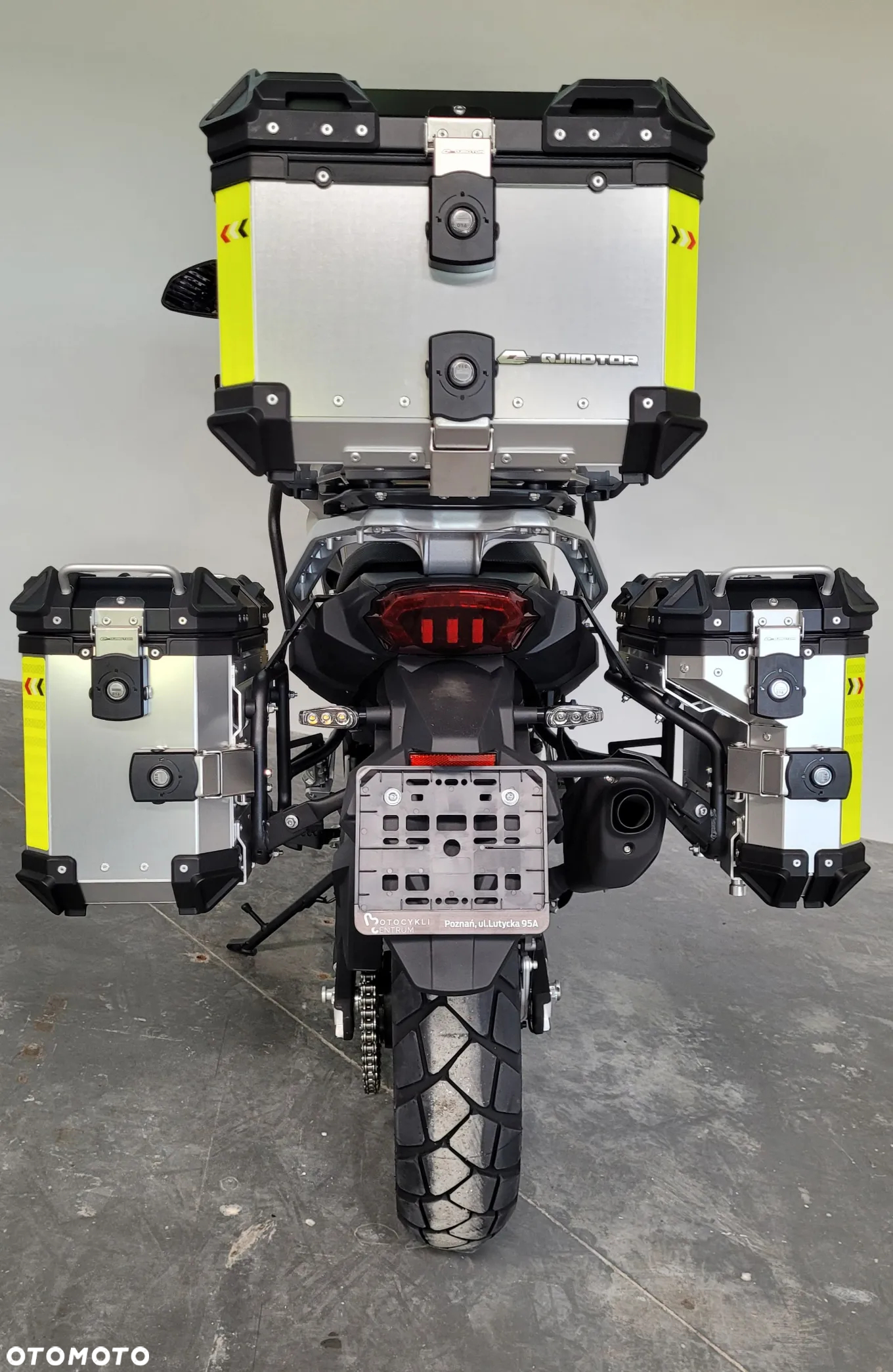 QJMOTOR SVT 650X - 13