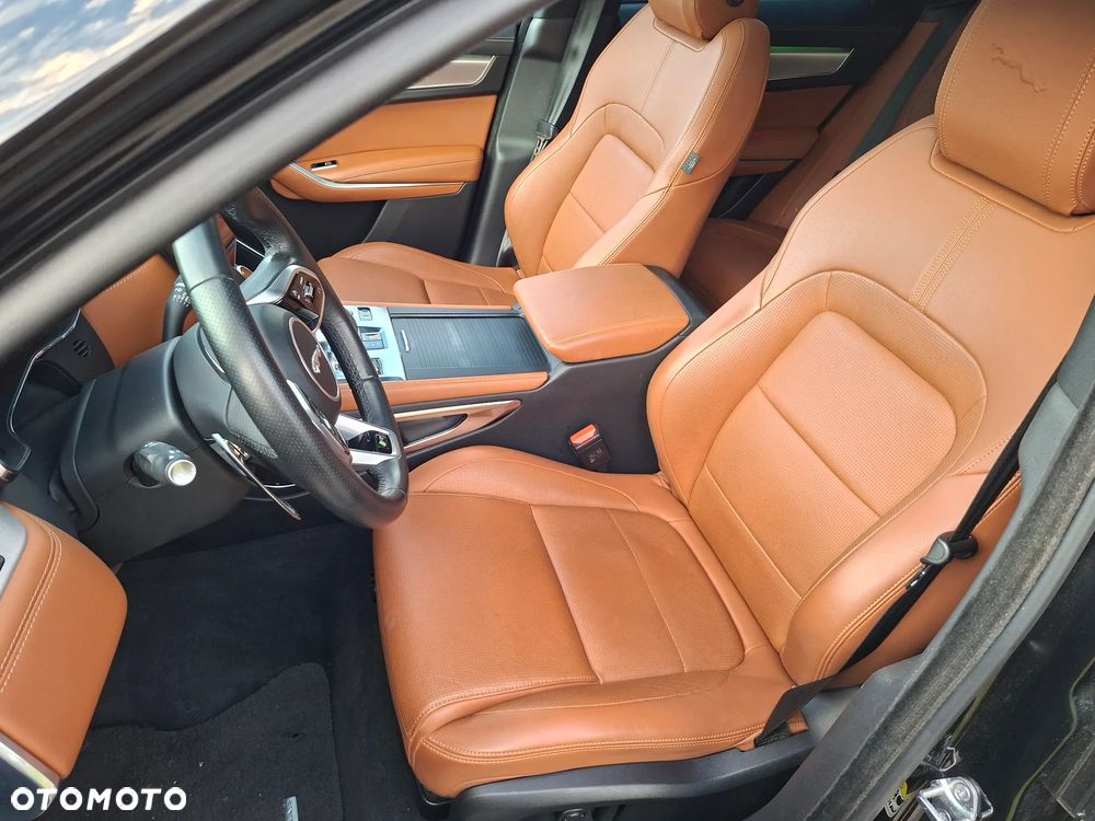Jaguar F-Pace D200 AWD R-Dynamic Black - 7