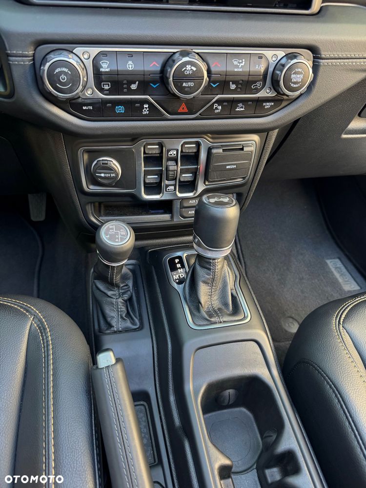 Jeep Wrangler 2.0 PHEV Softtop AWD Automatik Sahara - 27