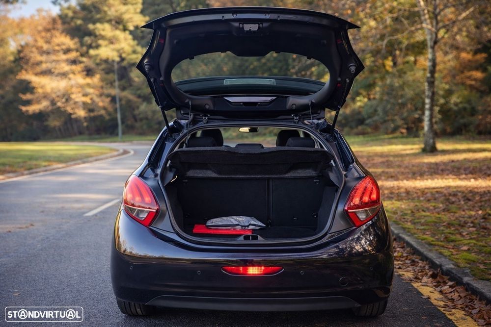 Peugeot 208 1.6 BlueHDi Allure - 17