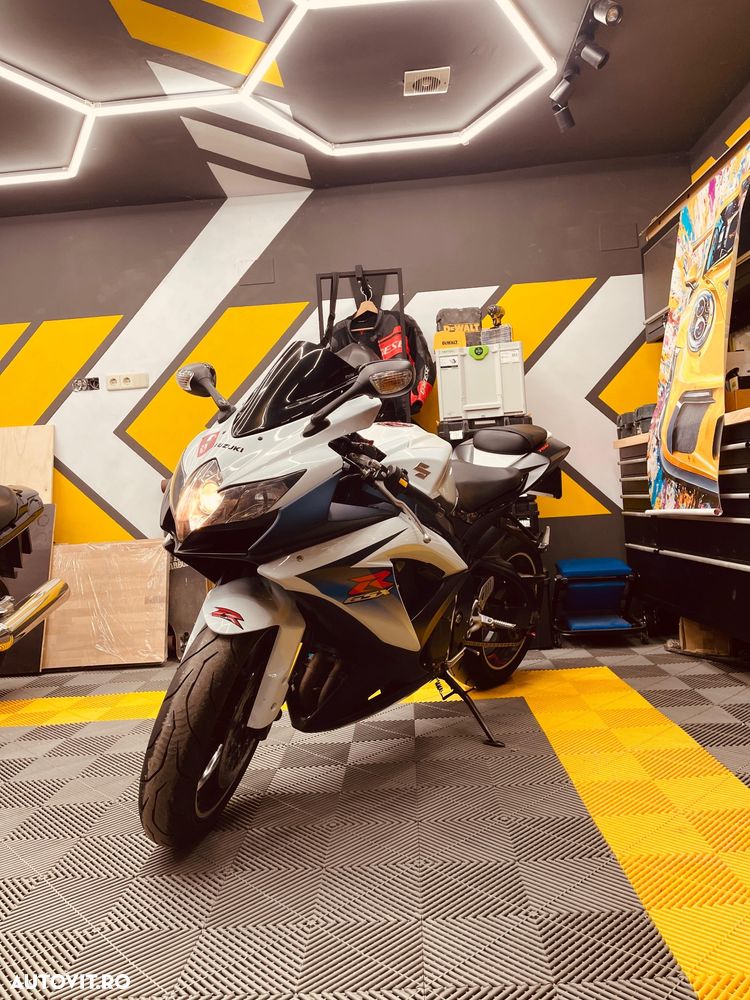 Suzuki GSX-R 750 Yoshimura Limited Edition - 2