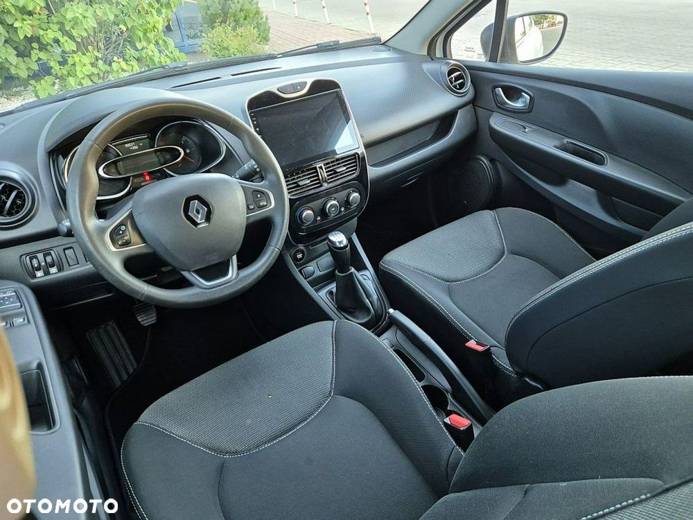 Renault Clio - 10