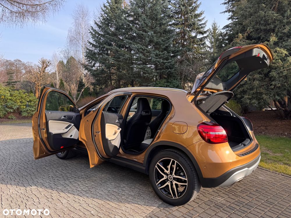 Mercedes-Benz GLA 200 7G-DCT Urban - 21