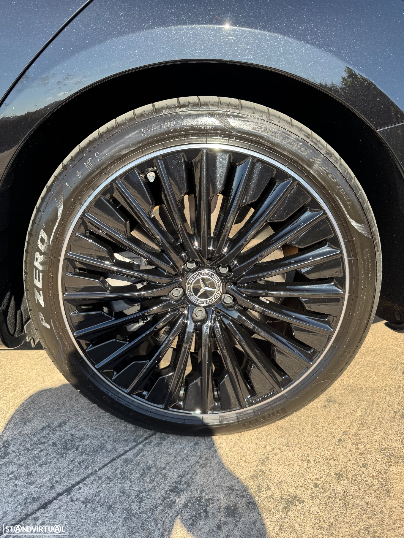 Mercedes-Benz E 300 e AMG Line - 9
