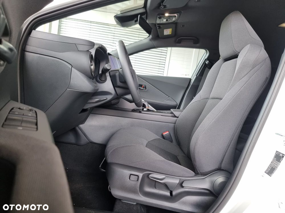 Toyota C-HR - 11