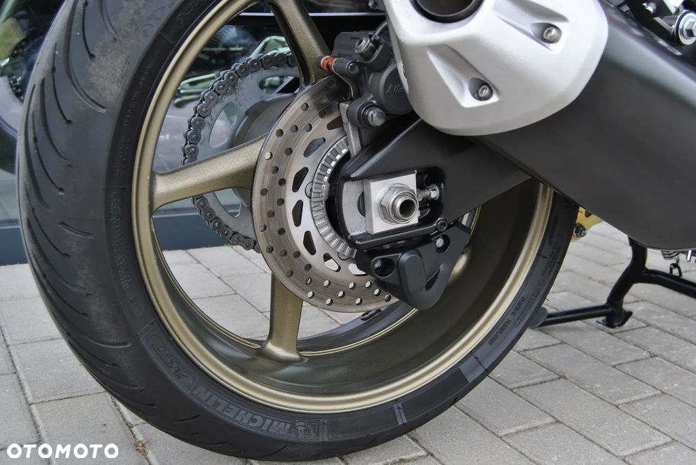 Yamaha FZ - 34