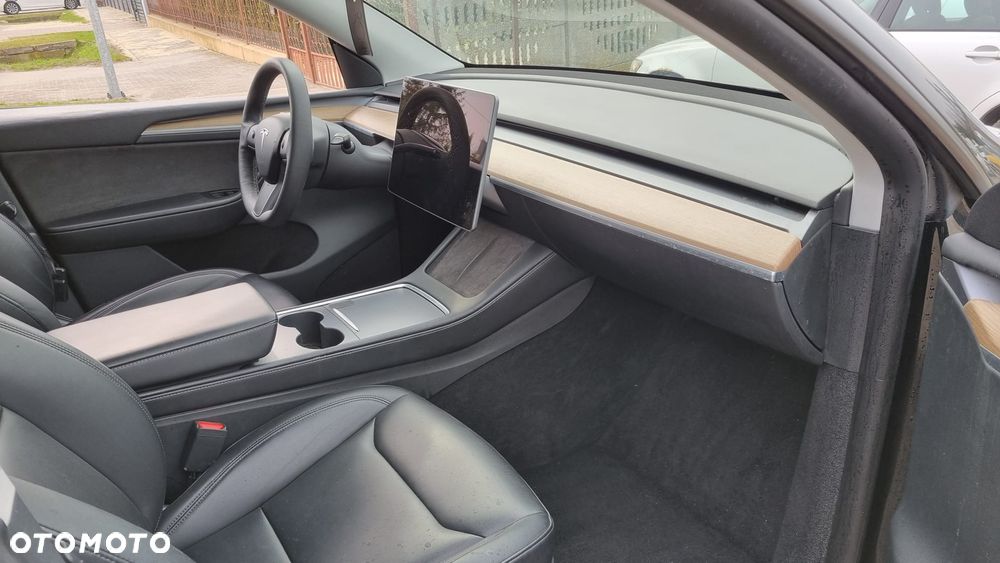Tesla Model Y RWD - 34