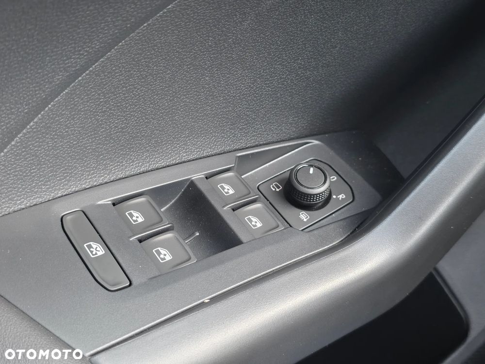 Volkswagen T-Cross 1.0 TSI Life Plus - 22