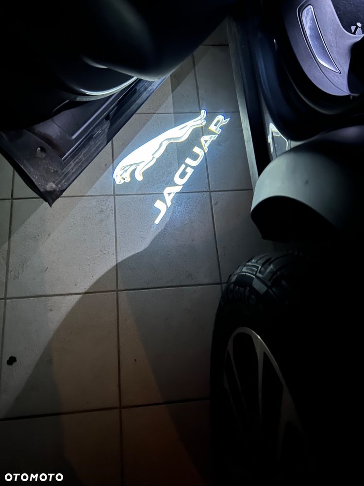 Jaguar F-Pace - 15
