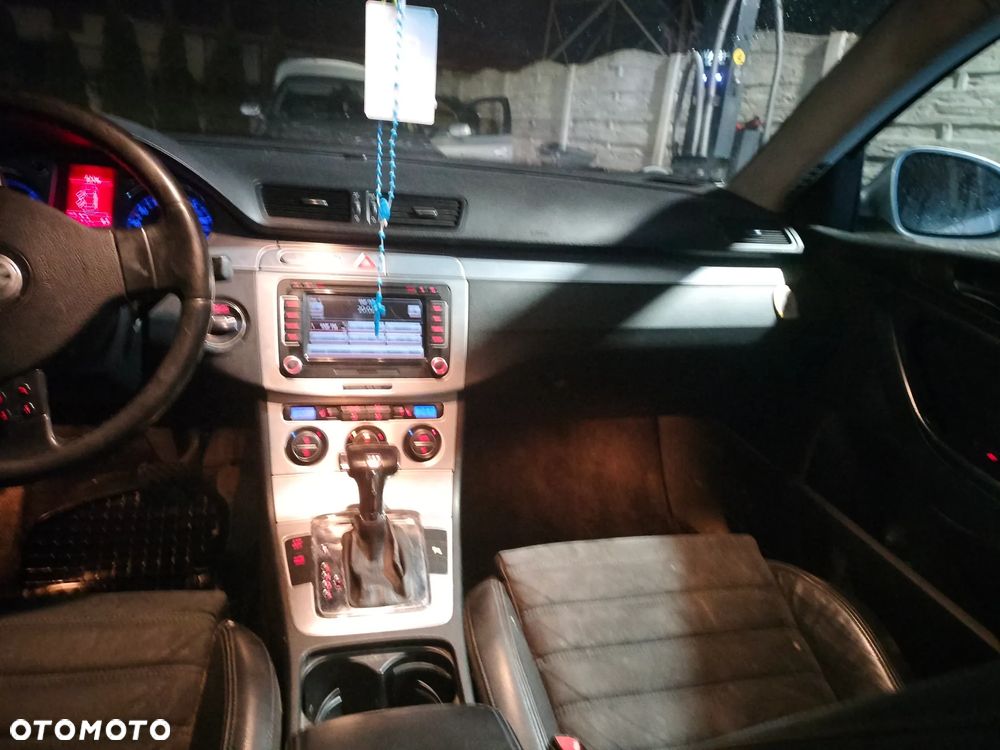 Volkswagen Passat 2.0 TDI Comfortline DSG - 11