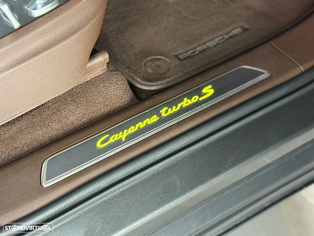 Porsche Cayenne Coupé Turbo S E-Hybrid - 35