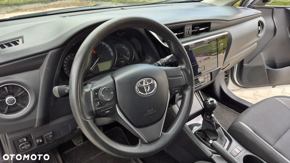 Toyota Auris - 8