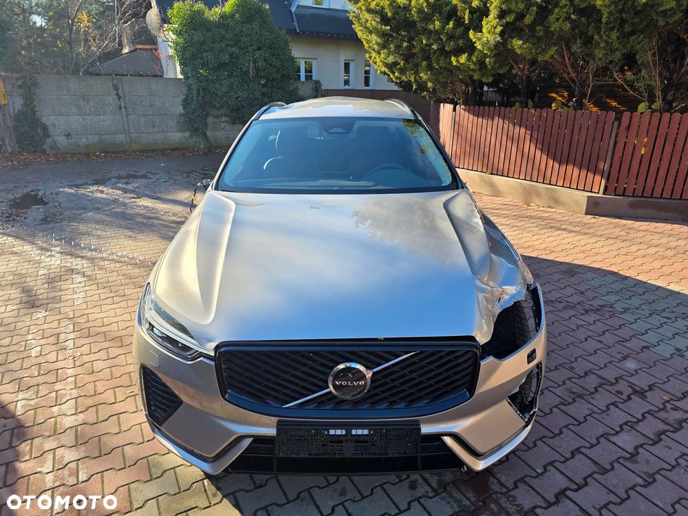 Volvo XC 60 B5 B AWD Plus Dark - 4