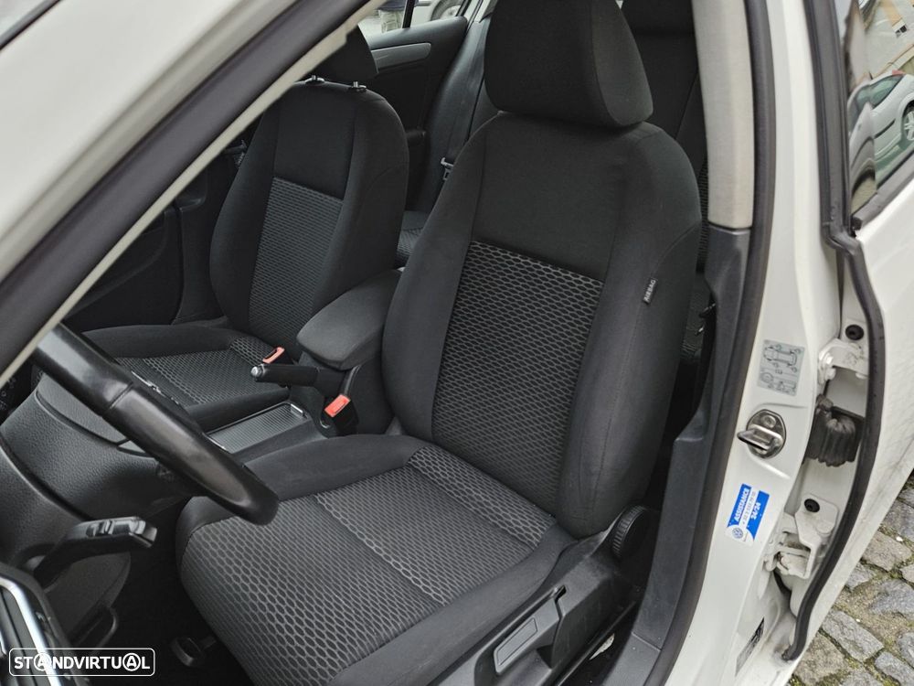 VW Golf 1.6 TDi Confortline - 27