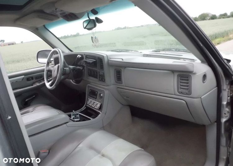 Cadillac Escalade - 5