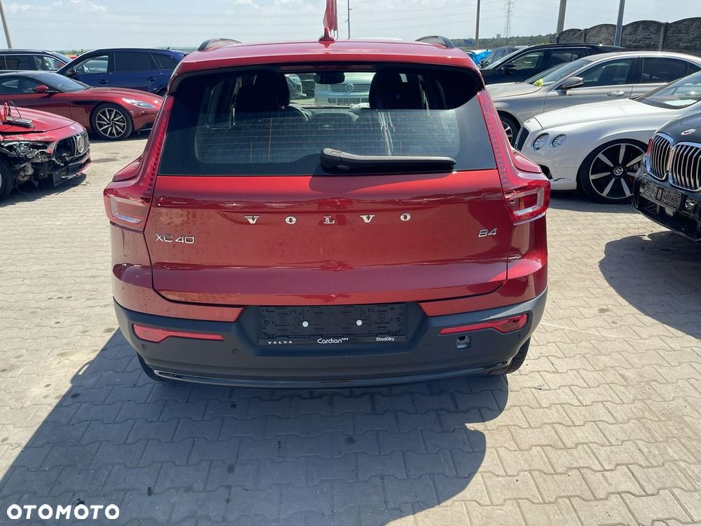 Volvo XC 40 B4 B AWD Geartronic RDesign - 3