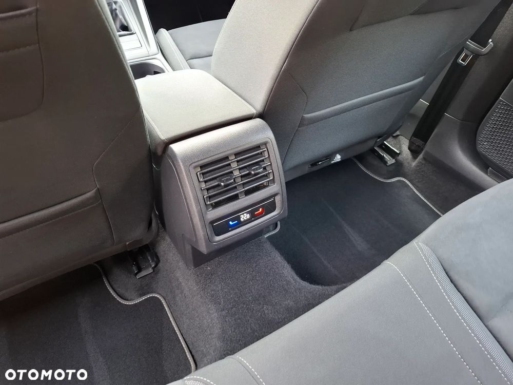 Volkswagen Golf 1.5 TSI EVO Style - 36