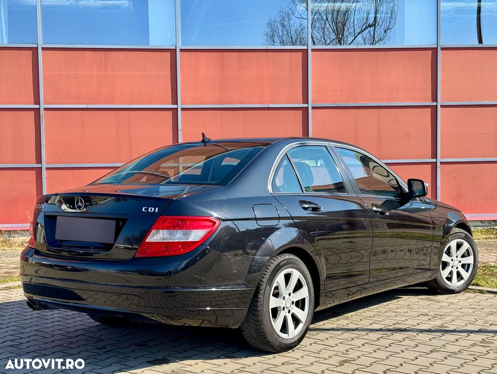 Mercedes-Benz C 220 CDI DPF Automatik BlueEFFICIENCY Elegance - 4