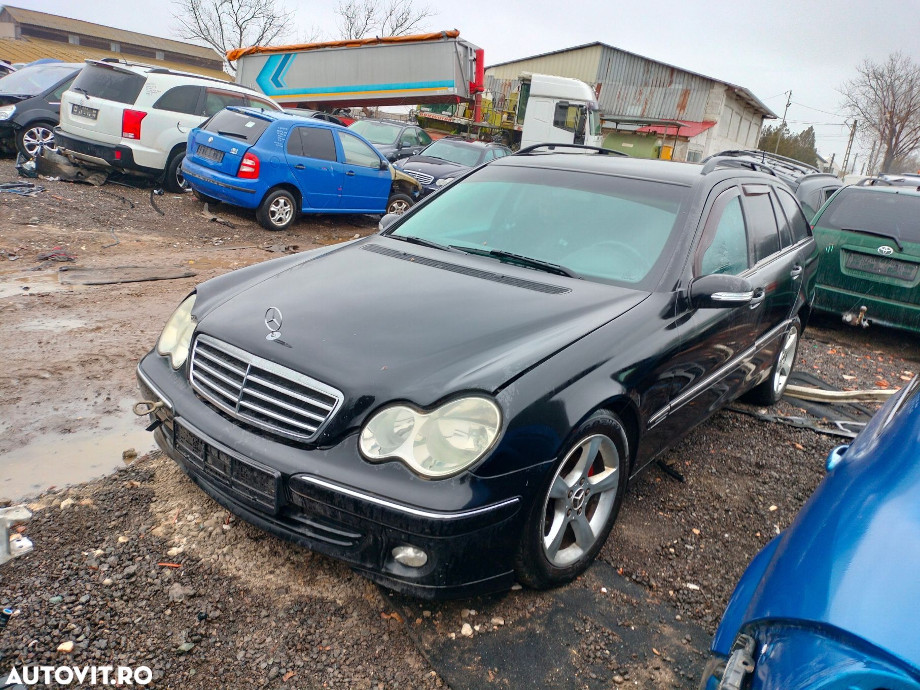 Dezmembrari  Mercedes-Benz C-CLASS (W203)  2000  > 2007 C 180 Kompres - 1