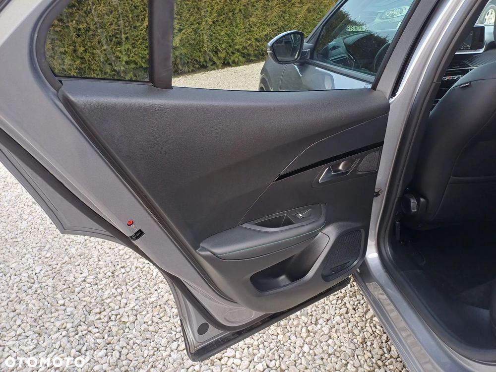 Peugeot 2008 1.5 BlueHDi Allure S&S - 27