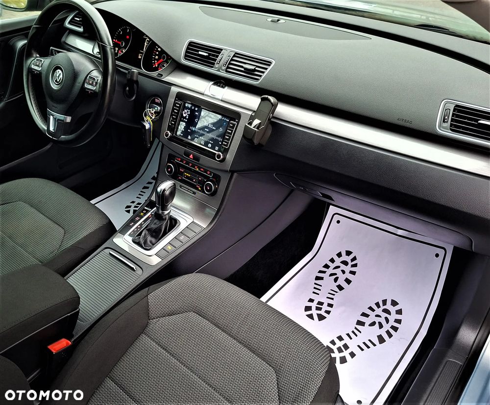 Volkswagen Passat 2.0 TDI DSG BlueMotion Technology Comfortline - 25