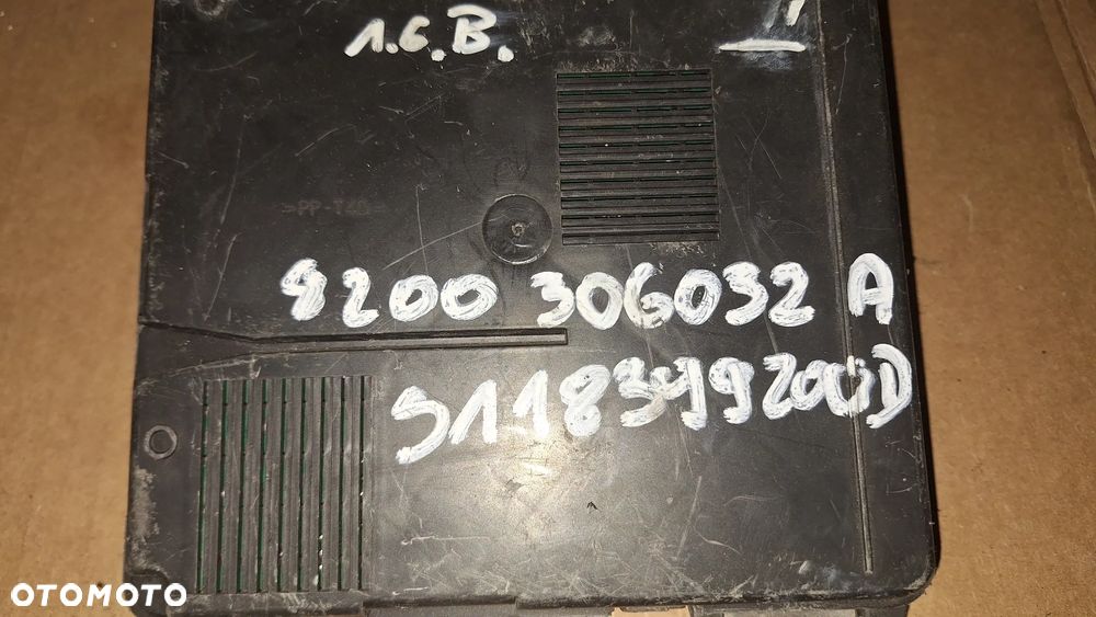 SKRZYNKA BSI BEZPIECZNIKOW MODU UPC SCENIC II MEGANE II - 3