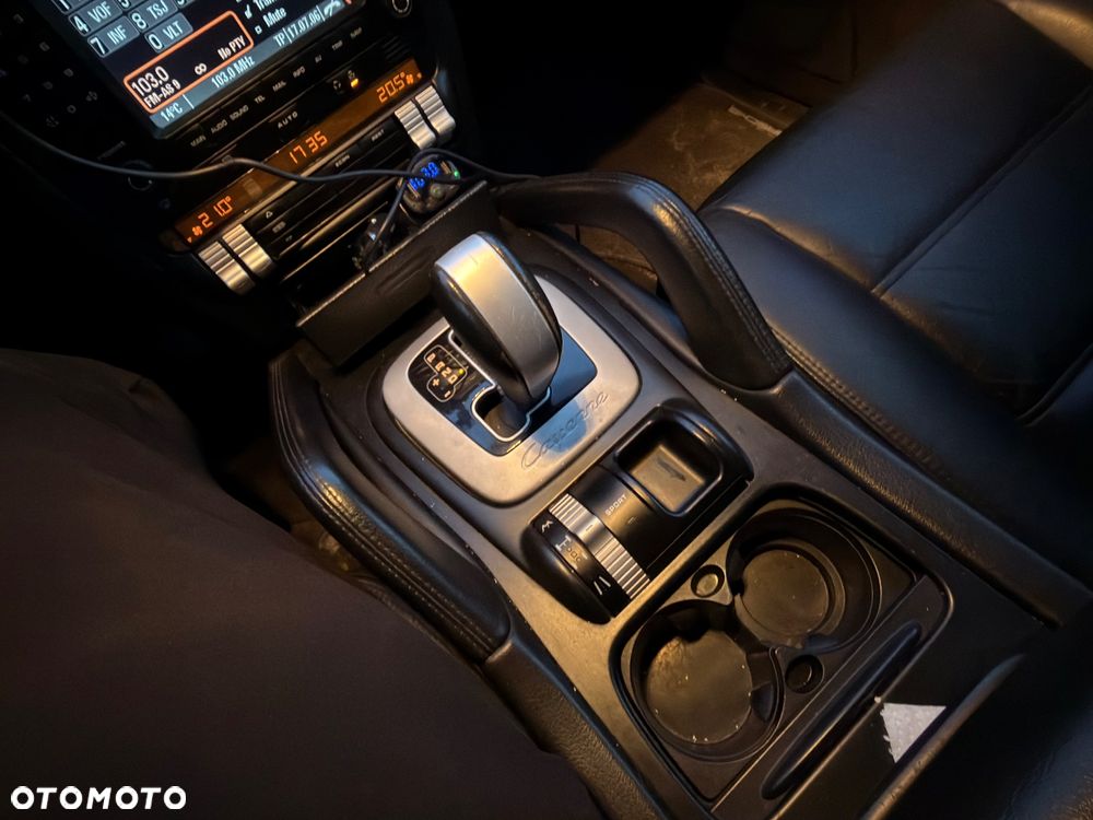 Porsche Cayenne Tiptronic S - 26