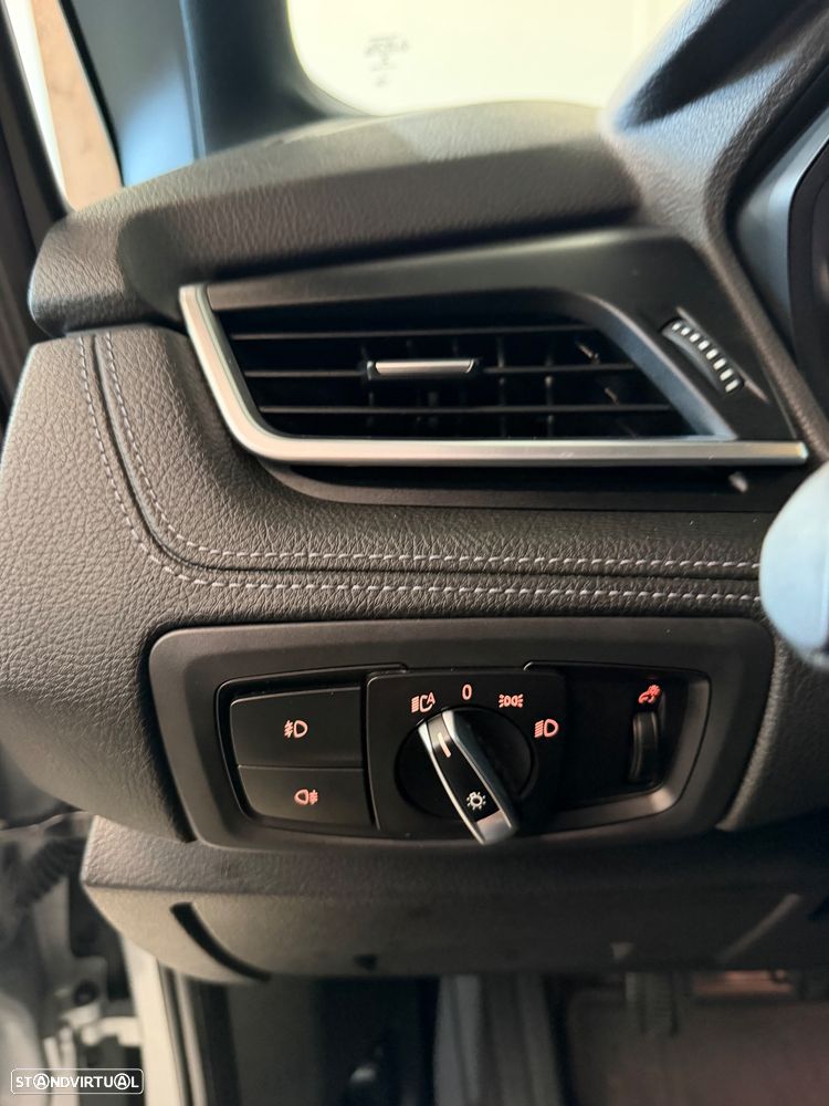 BMW 218 Active Tourer d Line Sport - 13