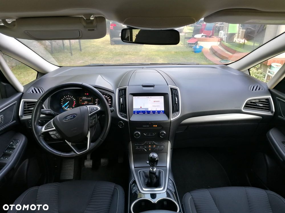 Ford S-Max - 12
