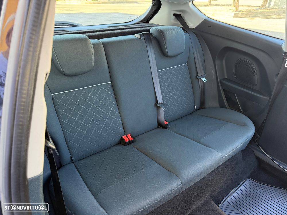Ford Fiesta 1.25 Techno - 17
