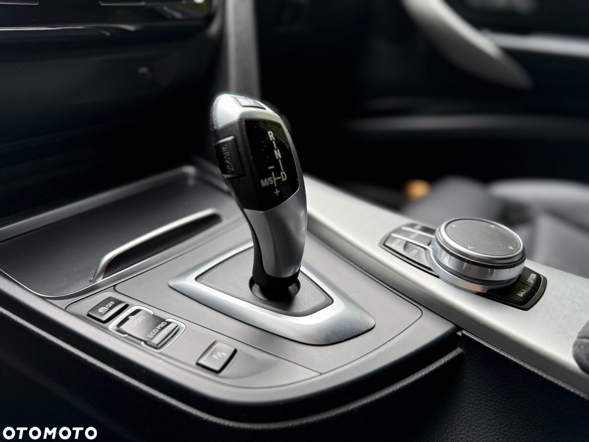 BMW Seria 3 320d xDrive - 21