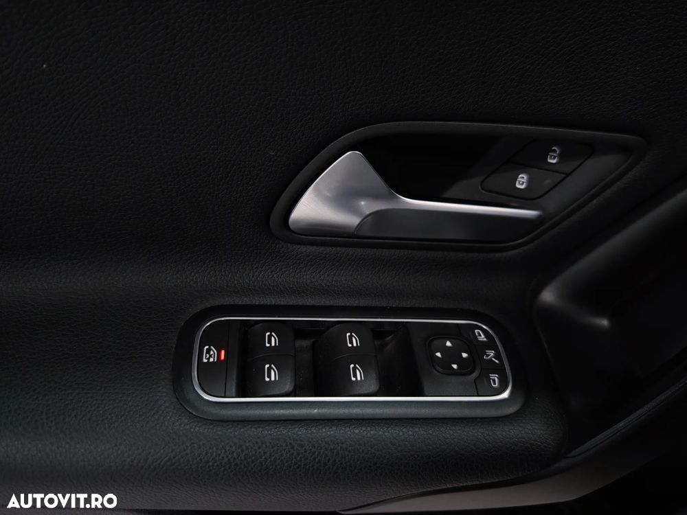 Mercedes-Benz A 250 e Sedan 8G-DCT - 18