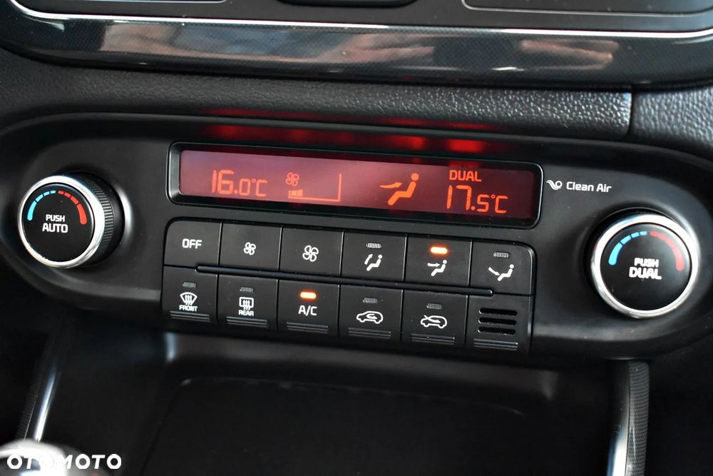 Kia Carens 1.7 CRDi Business Line - 22